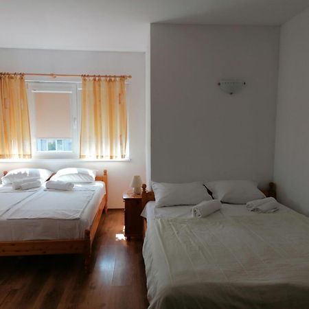 Guest House Sokratovi Obzor Exterior photo