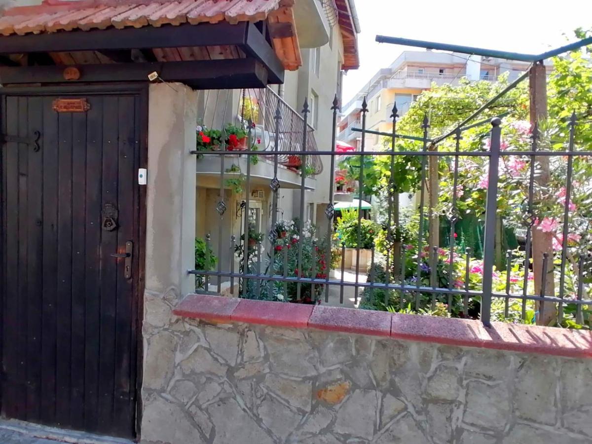 Guest House Sokratovi Obzor Exterior photo