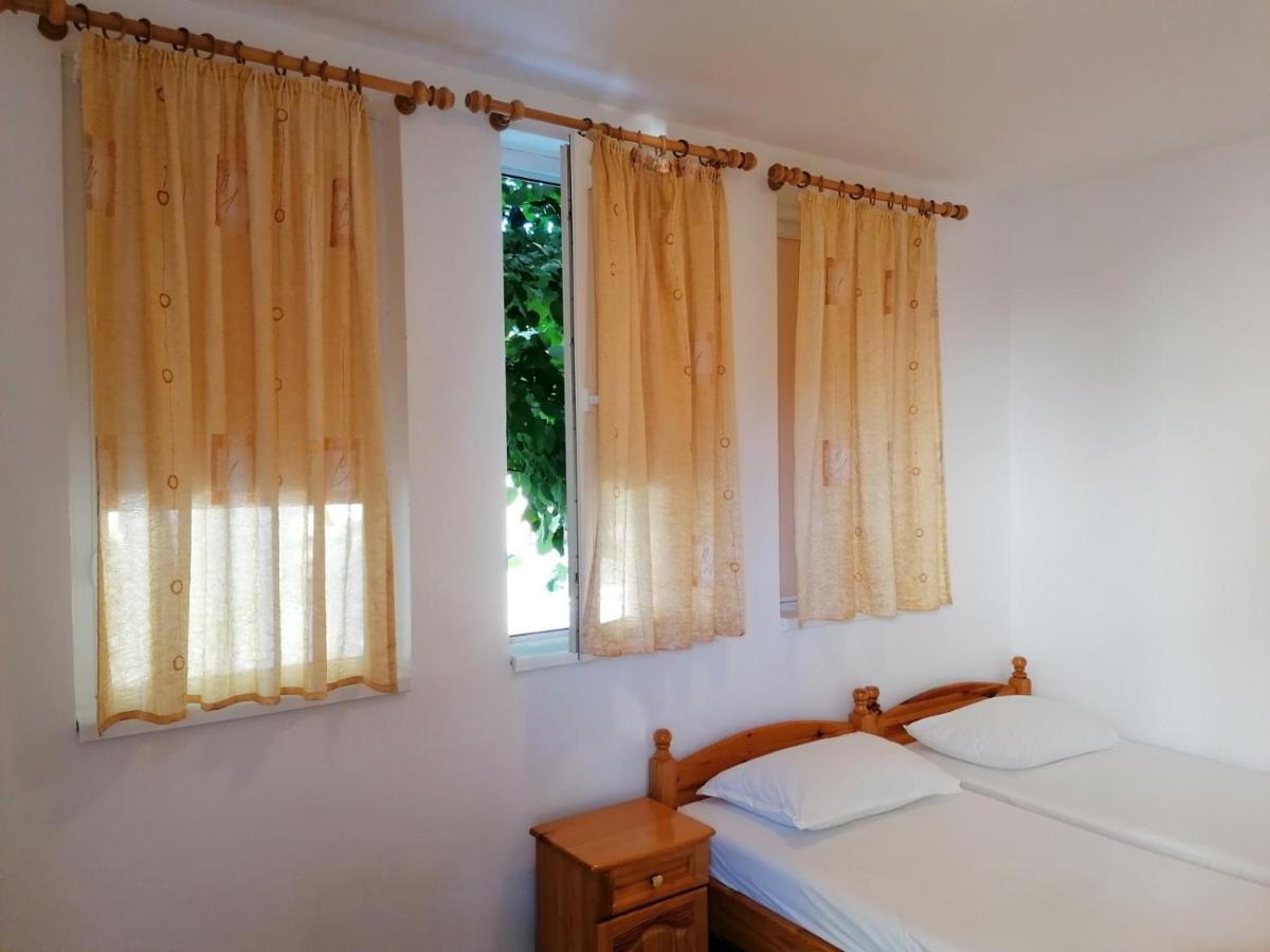 Guest House Sokratovi Obzor Exterior photo