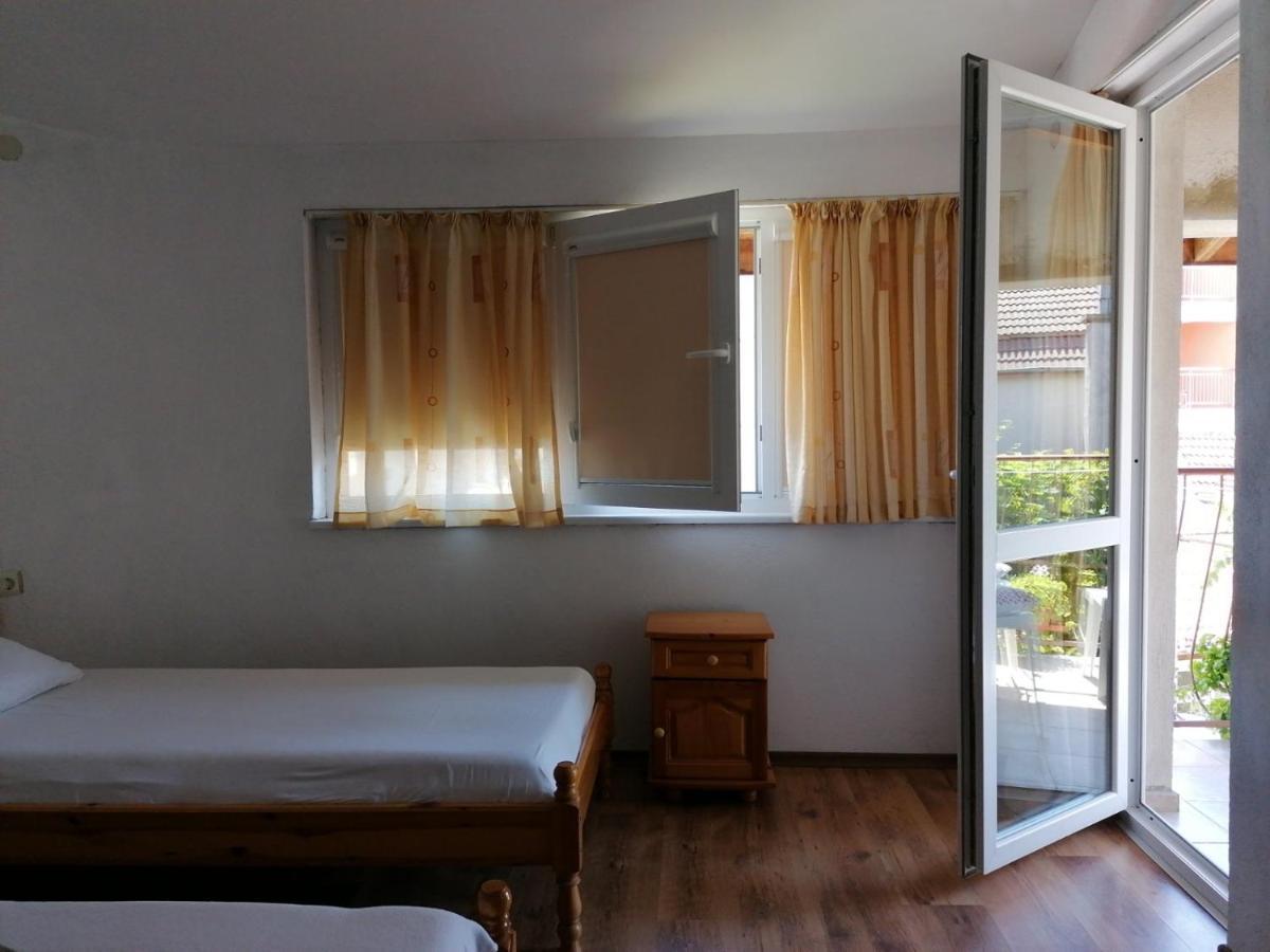 Guest House Sokratovi Obzor Exterior photo