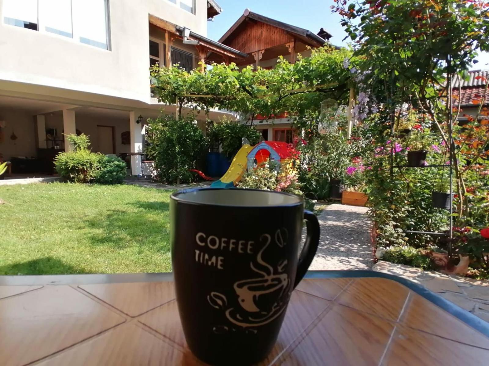 Guest House Sokratovi Obzor Exterior photo