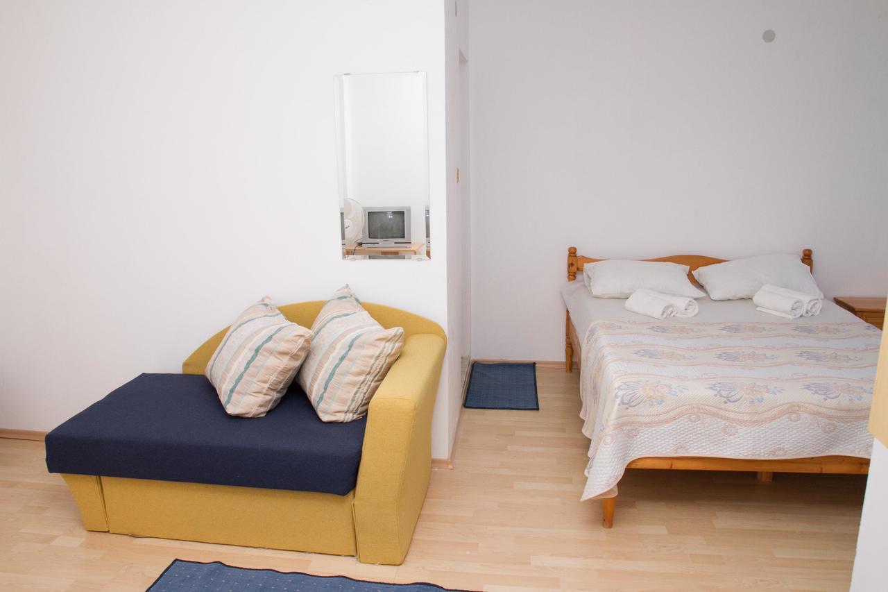 Guest House Sokratovi Obzor Exterior photo