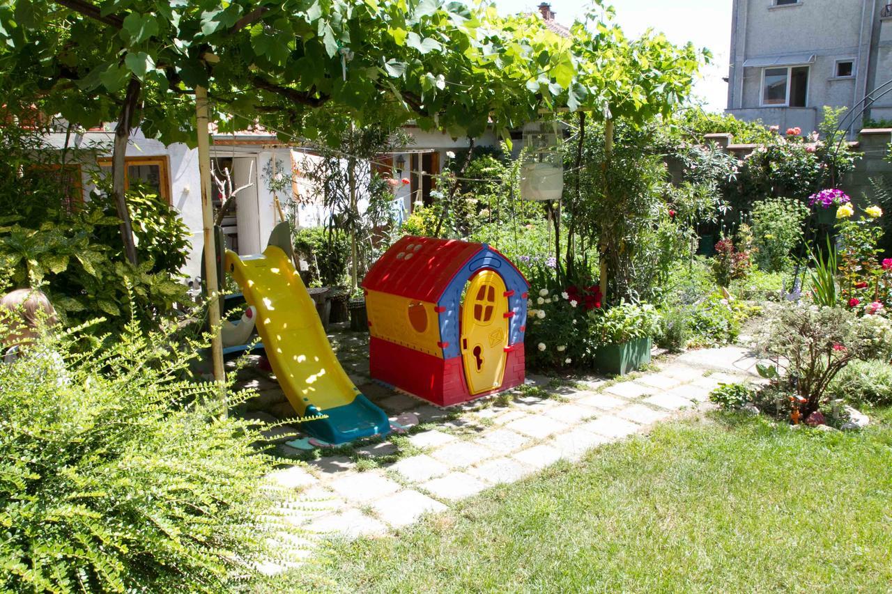 Guest House Sokratovi Obzor Exterior photo