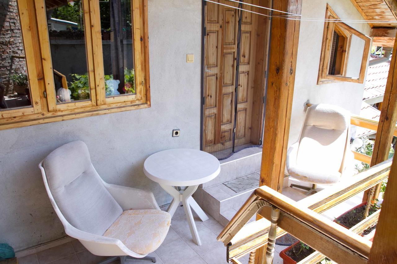 Guest House Sokratovi Obzor Exterior photo
