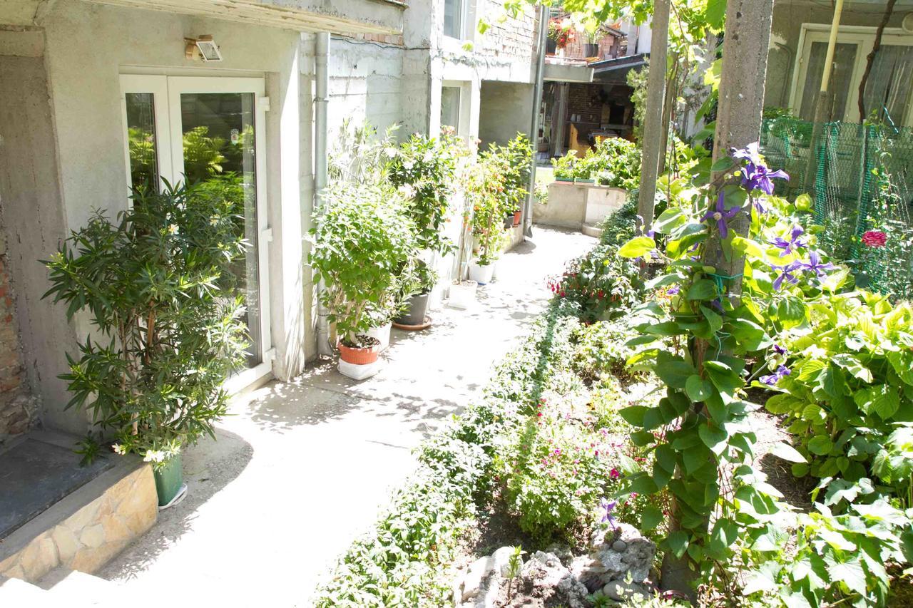 Guest House Sokratovi Obzor Exterior photo